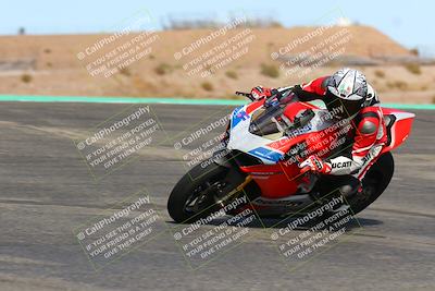 media/Oct-15-2022-TrackXperience (Sat) [[8f70b8b0be]]/Group 2/session 4 turn 1/